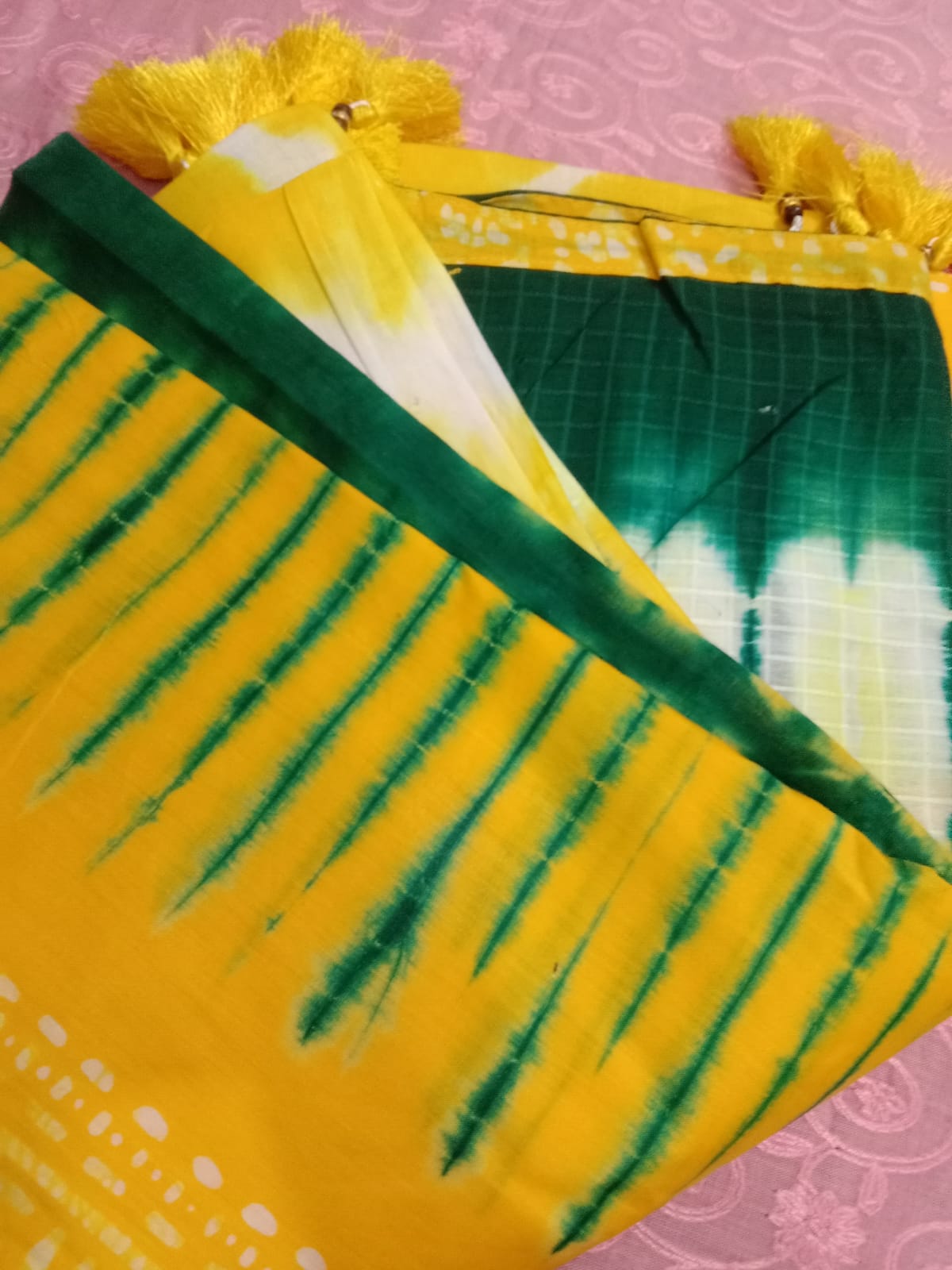 বাটিক থ্রী-পিস